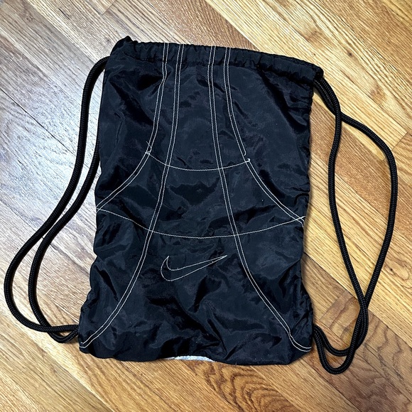 Free with Purchase! Nike | Drawstring Gym Backback - Picture 2 of 7